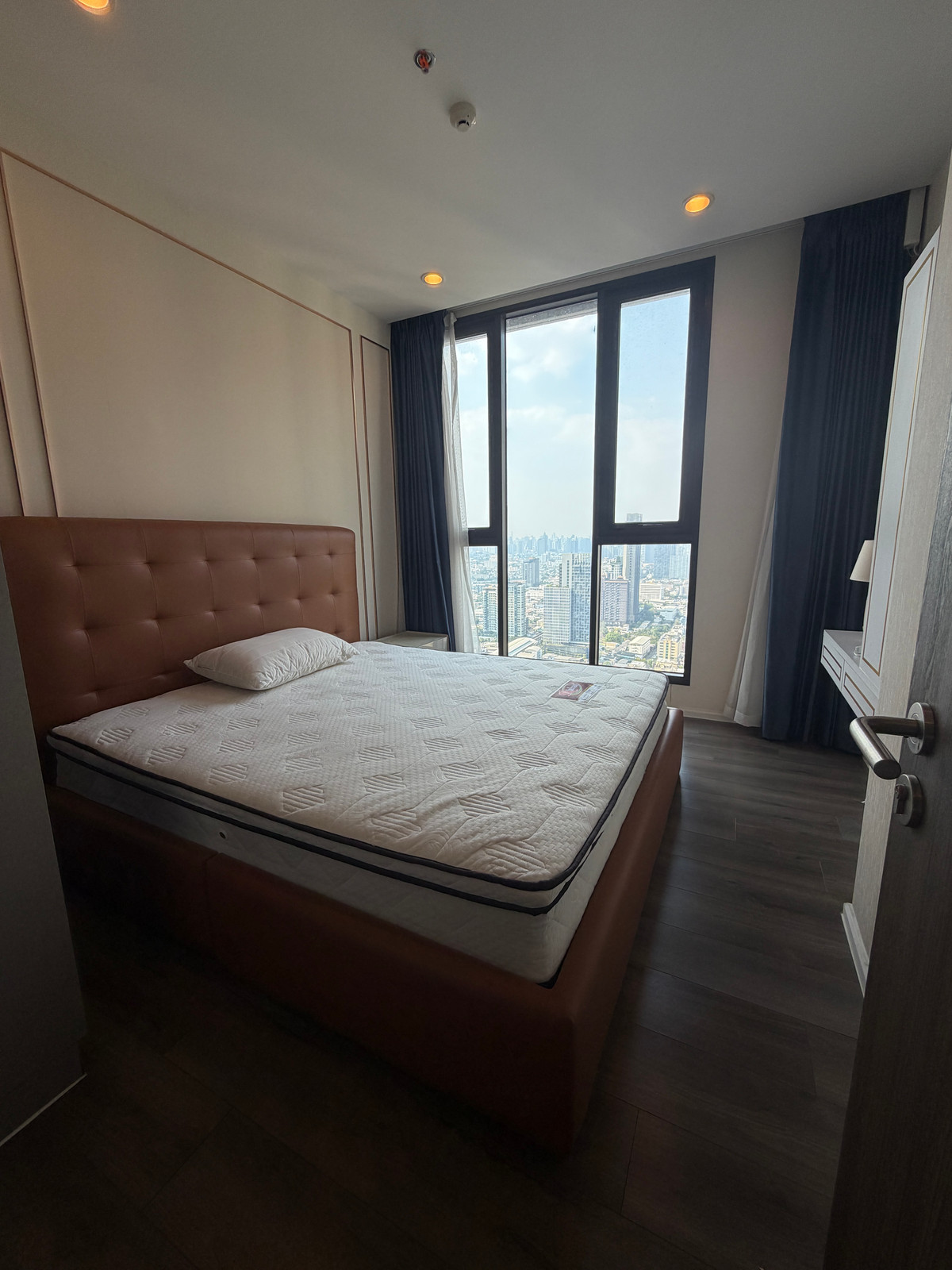 For SaleCondoOnnut, Udomsuk : Whizdom Essence / 2 Bedrooms (FOR SALE), Whizdom Essence / 2 Bedrooms (For Sale) BB034