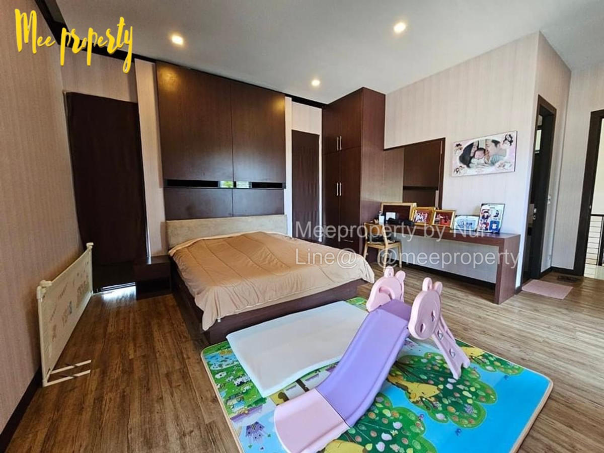 ให้เช่าบ้านพัทยา บางแสน ชลบุรี สัตหีบ : #ให้เช่า  บ้านเดี่ยวสไตล์โมเดิร์นทรอปิคอล 2 ชั้น วิวเขา ขนาดที่ดิน 115 ตร.ว. พื้นที่ใช้สอย 330 ตร.ม.📍 หมู่บ้านนาคราทรัพย์ (ศรีราชา) ใกล้อ่างเก็บน้ำบางพระ  ME-241