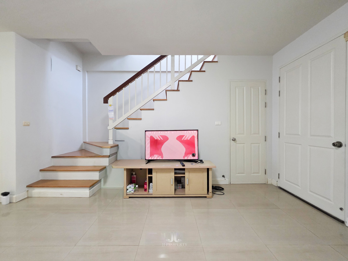 ขายทาวน์โฮมพัฒนาการ ศรีนครินทร์ : ทาวน์โฮมซอยกรุงเทพกรีฑา 7 ใกล้โรงพยาบาล 3 แห่ง เชื่อมต่อทางด่วนภายใน 10 นาที‼️