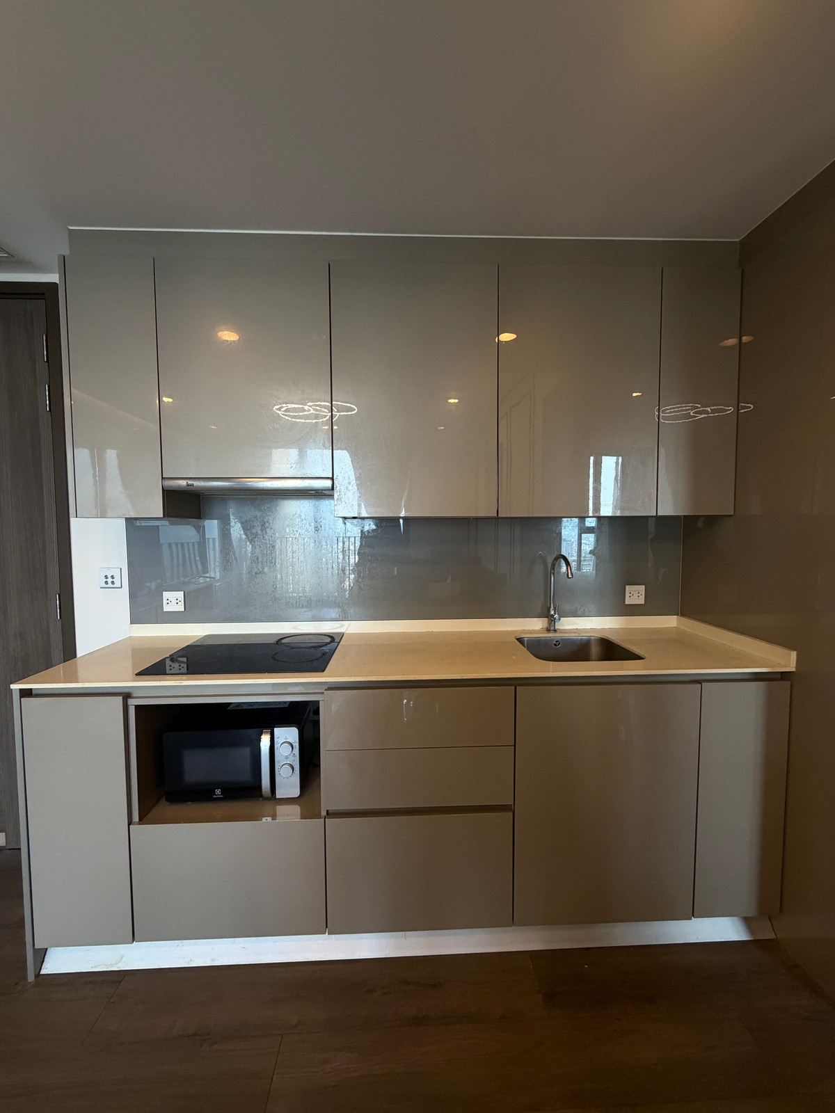 For SaleCondoOnnut, Udomsuk : Whizdom Essence / 2 Bedrooms (FOR SALE), Whizdom Essence / 2 Bedrooms (For Sale) BB034