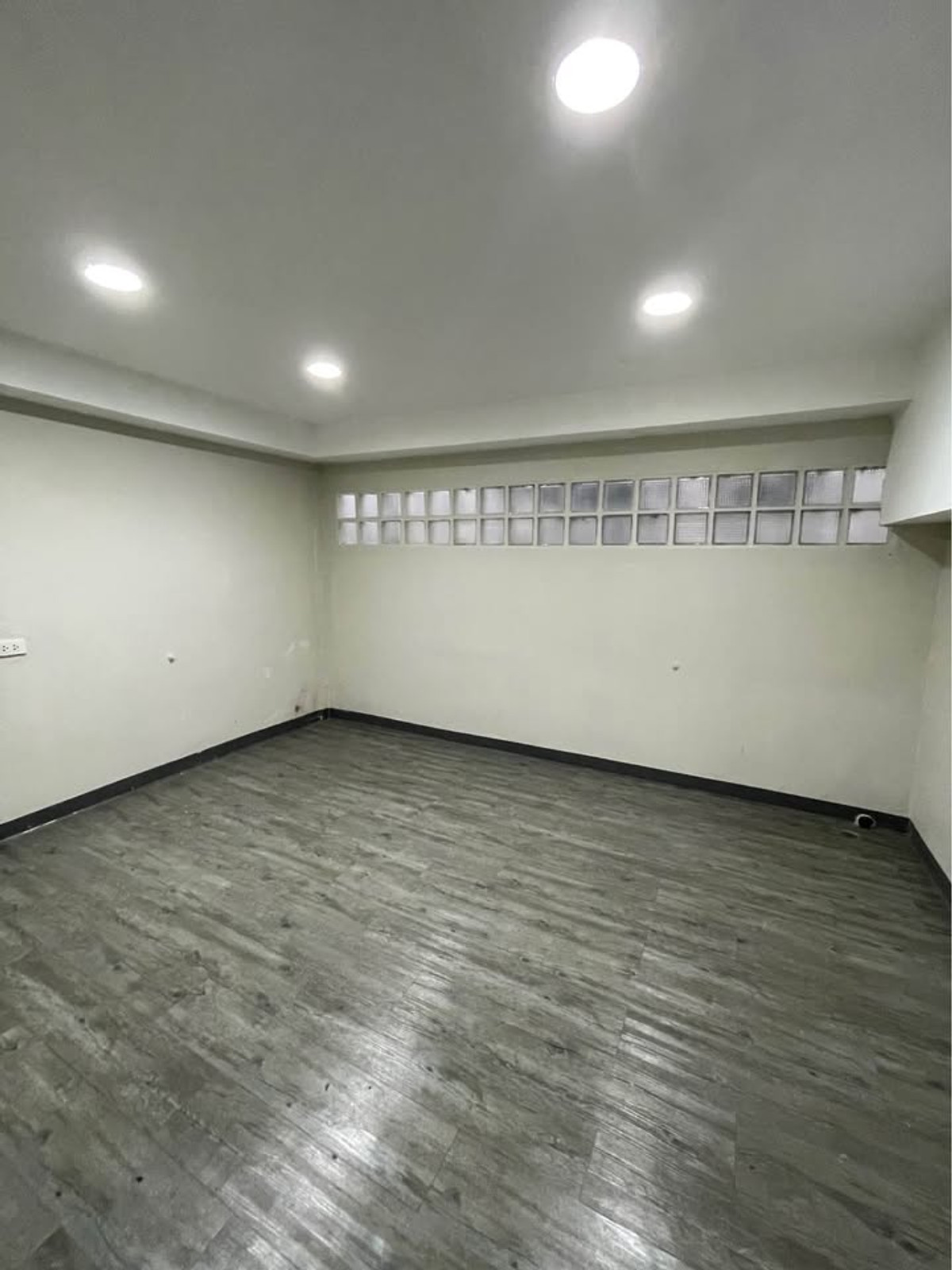 ให้เช่าบ้านสะพานควาย จตุจักร : Home Office + Warehouse ใกล้สวนจตุจักร รถไฟฟ้าใต้ดิน เข้าออกถนนได้ 3 เส้น 