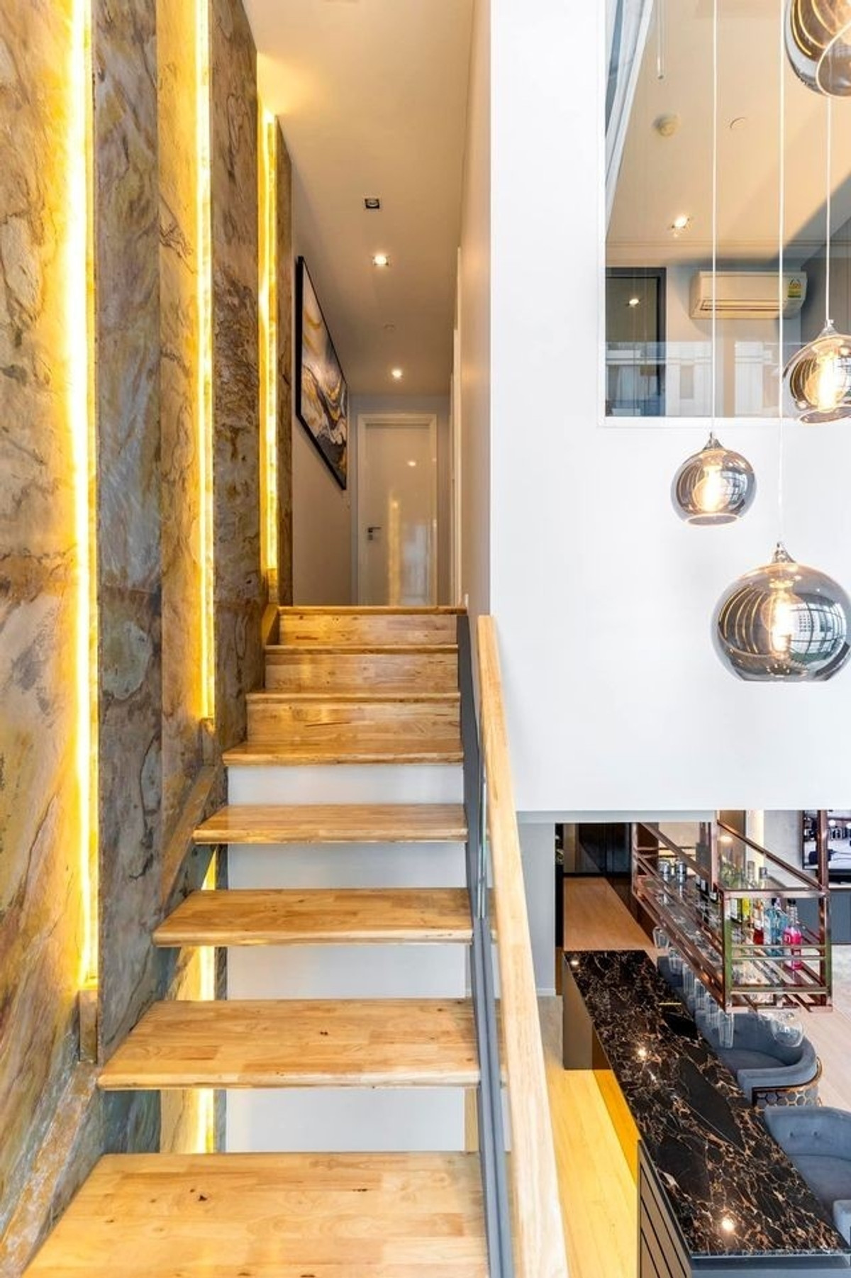 ให้เช่าคอนโดสุขุมวิท อโศก ทองหล่อ : 🔥 GT15722 | The Room Sukhumvit 21 ทำเลทอง อโศก