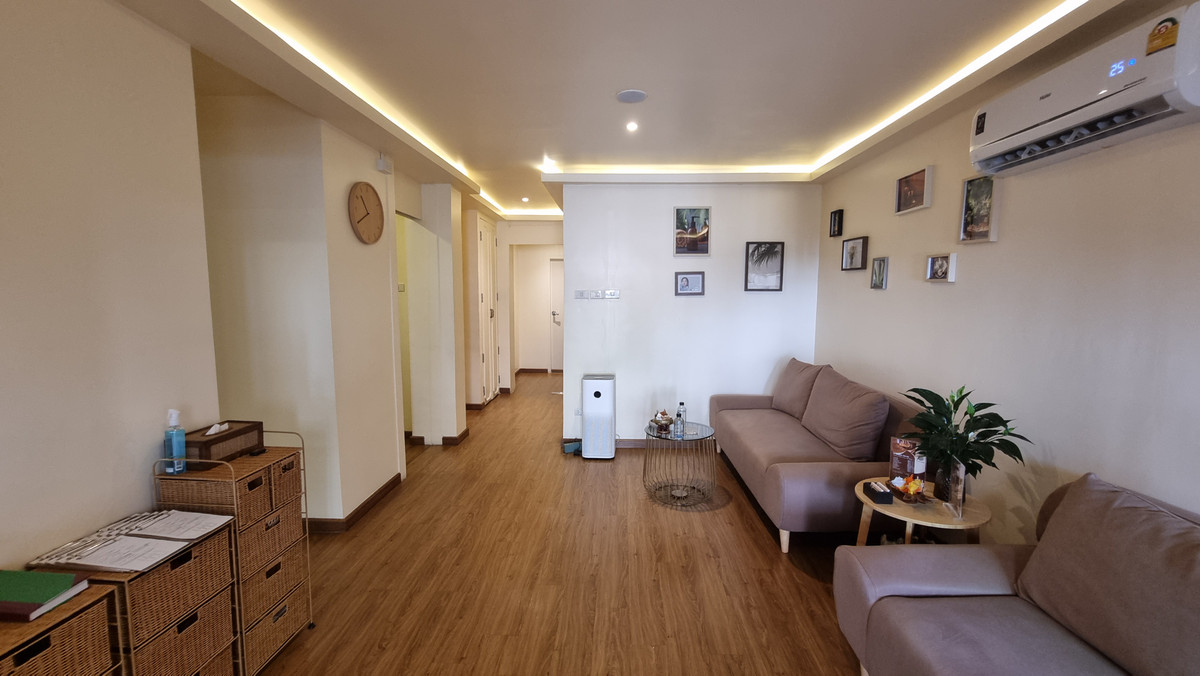 For RentRetail SpaceSukhumvit, Asoke, Thonglor : For rent, Spa Thonglor, a 3-story townhouse, size 400 sq m.