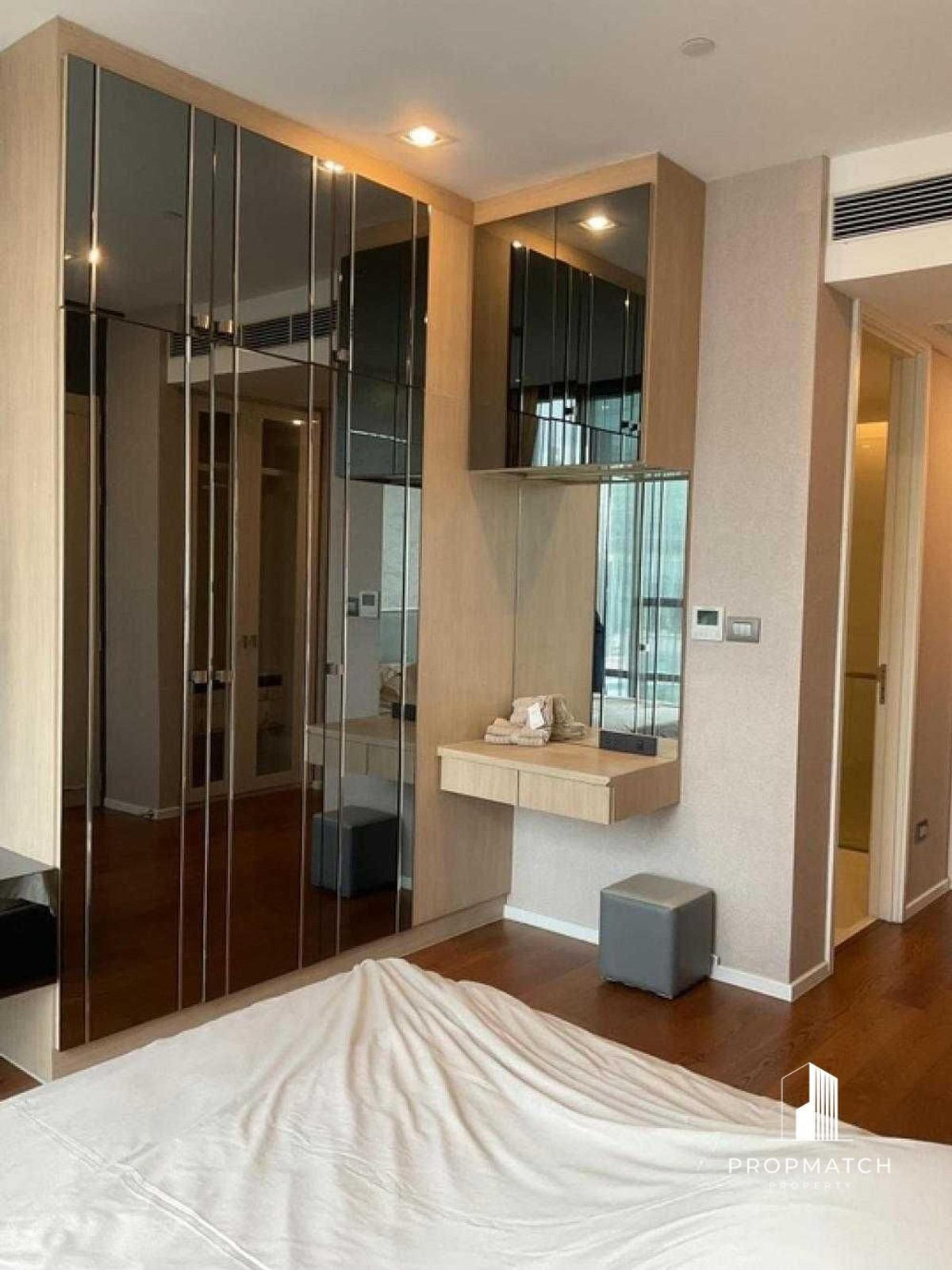 ขายคอนโดสาทร นราธิวาส : ⚡️ราคาดีที่สุด ตำแหน่งดี⚡️ The bangkok sathorn  รีบขาย 🔥 1 Bed 60 Sqm 💫 มีหลายโครงการ หลายห้องให้เลือกชม สนใจติดต่อ พัตเตอร์ 0928895628 💫 Line: plustor_ss