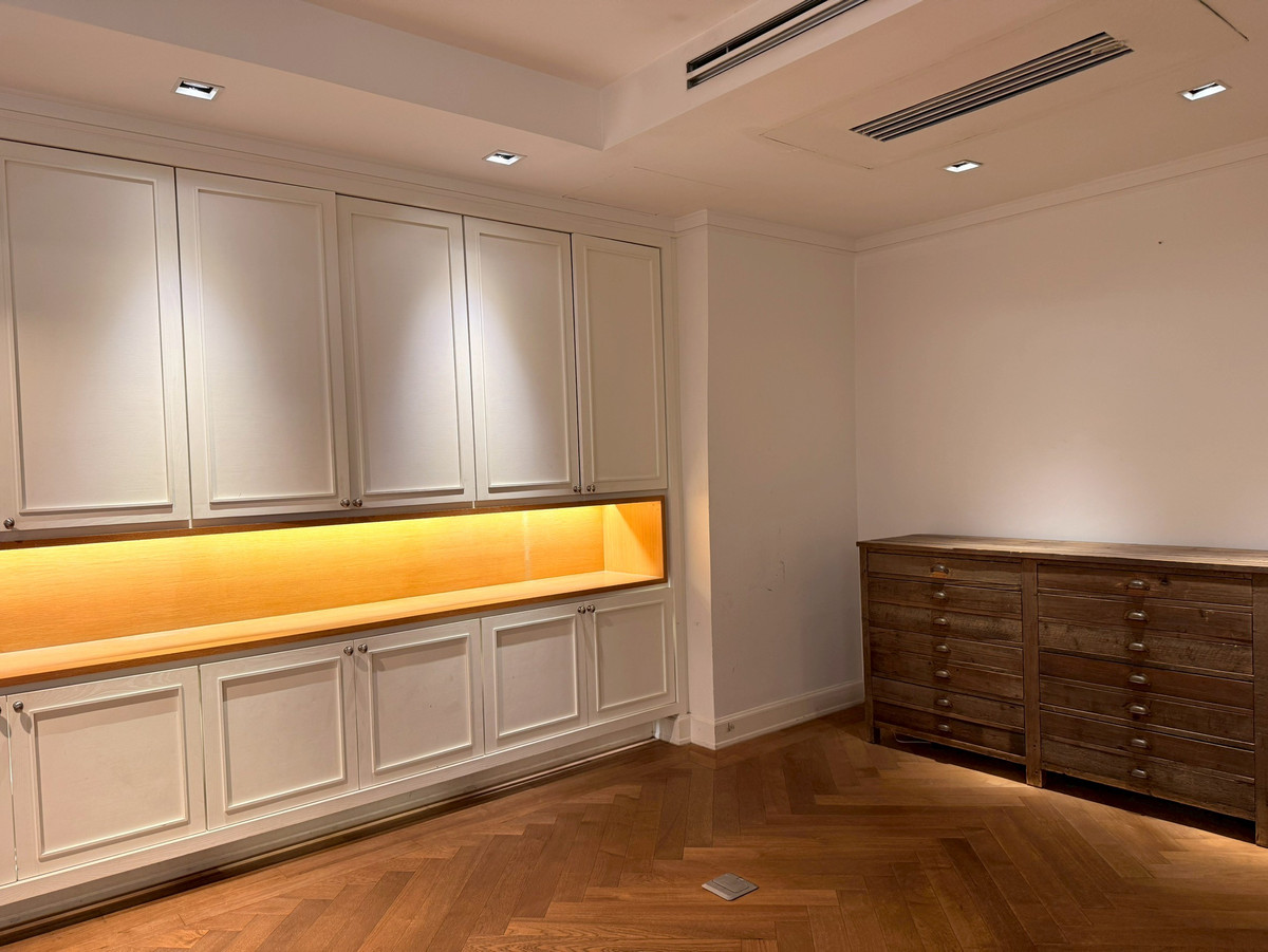 ขายคอนโดสุขุมวิท อโศก ทองหล่อ : คอนโดหรูห้องใหญ่ 2 ห้องนอน ที่ La Vie En Rose Sukhumvit 36, Contact 062-496-6454