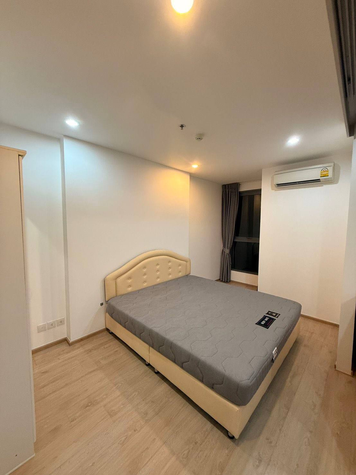 For RentCondoSiam Paragon ,Chulalongkorn,Samyan : Ideo Q Chula Samyan【𝐒𝐄𝐋𝐋 & 𝐑𝐄𝐍𝐓】🔥Bright, clean-looking room in every aspect. Minimalist yet luxurious.🔥 Contact Line ID: @hacondo