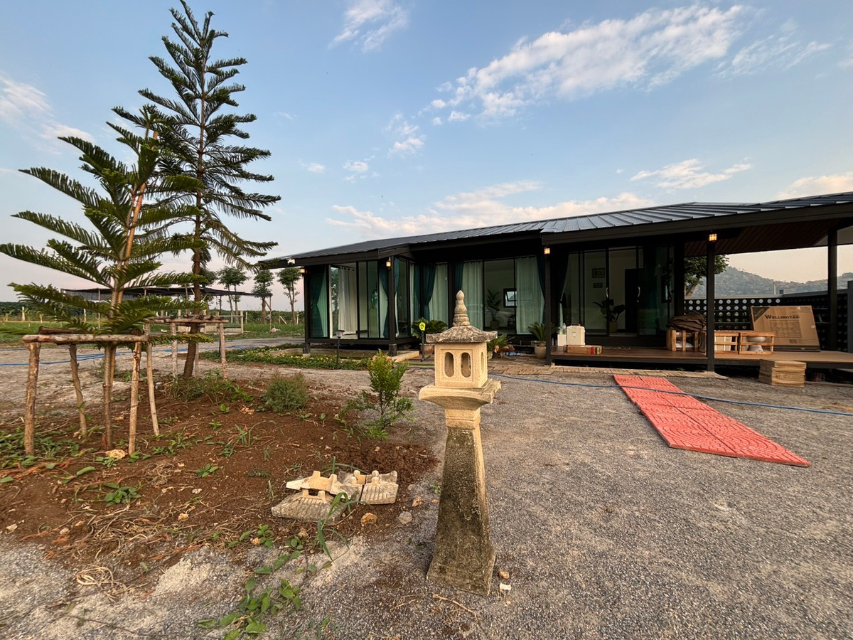 For SaleLandNakhon Sawan : Land for sale 11 rai 3 ngan 71 sq m, Nong Phikun Subdistrict, Tak Fa District, Nakhon Sawan Province. Mountain view, good weather