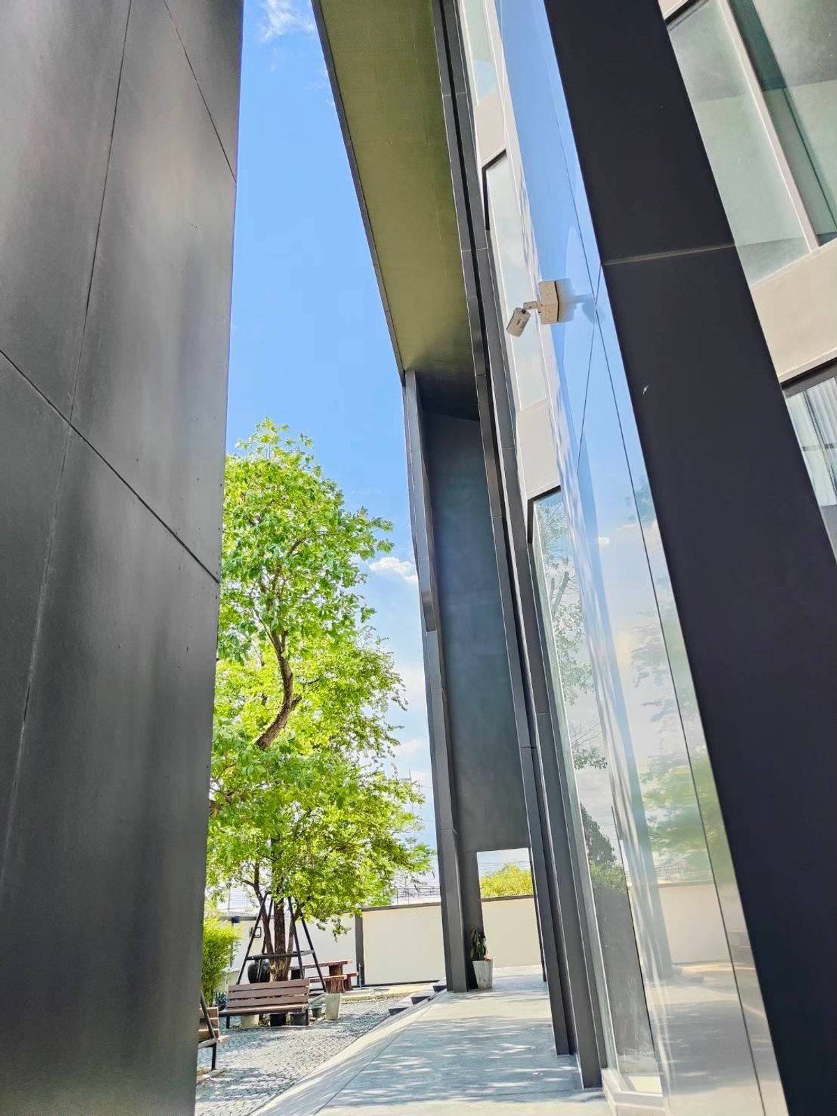 For RentOfficeLadkrabang, Suwannaphum Airport : For rent/sale, 3-story office building with warehouse, 1 rai of land, Phatthana Chonburi Road 3, Krungthep Kreetha New Road. motorway expressway