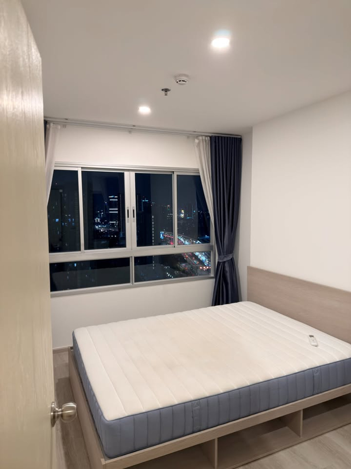 ขายคอนโดท่าพระ ตลาดพลู วุฒากาศ : (รหัส SM1733) ขายคอนโด Elio sathorn - wutthakat : เอลลิโอ สาทร - วุฒากาศ ใกล้BTS วุฒากาศ 