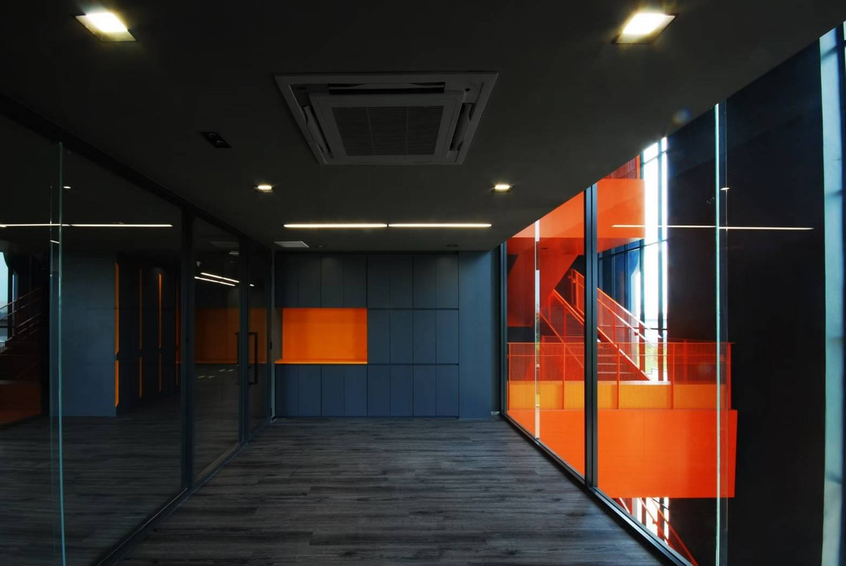 For RentOfficeLadkrabang, Suwannaphum Airport : For rent/sale, 3-story office building with warehouse, 1 rai of land, Phatthana Chonburi Road 3, Krungthep Kreetha New Road. motorway expressway