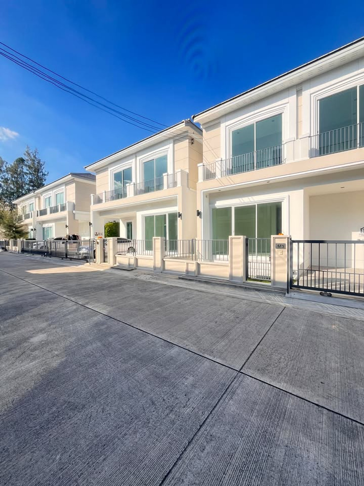 ขายลาดกระบัง สุวรรณภูมิ : บ้านแฝด  WINDERMERE  ราคาเริ่มต้น 6.5 ล้านบาท*