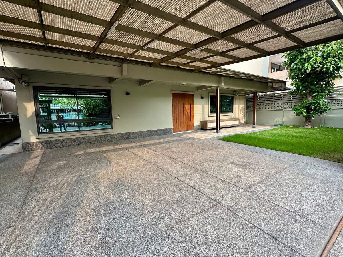 ให้เช่าบ้านสุขุมวิท อโศก ทองหล่อ : ให้เช่า บ้านเดี่ยว เอกมัย 22 , ปรีดี 45 ใกล้ Villa ทองหล่อ 3 ห้องนอน มีห้องแม่บ้าน