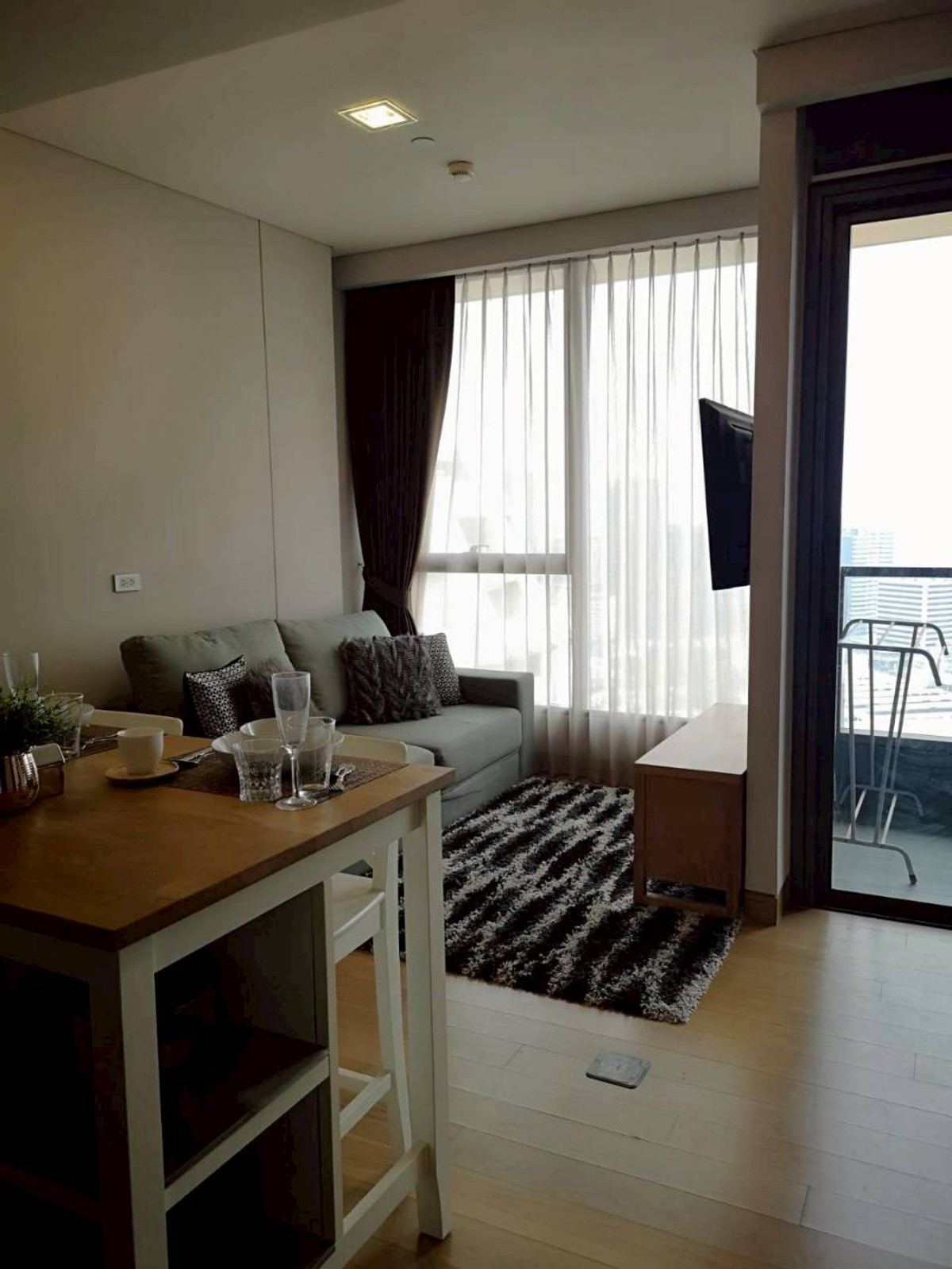 ให้เช่าคอนโดสุขุมวิท อโศก ทองหล่อ : ✅ TLP146 ✅ Line : @p2nproperty