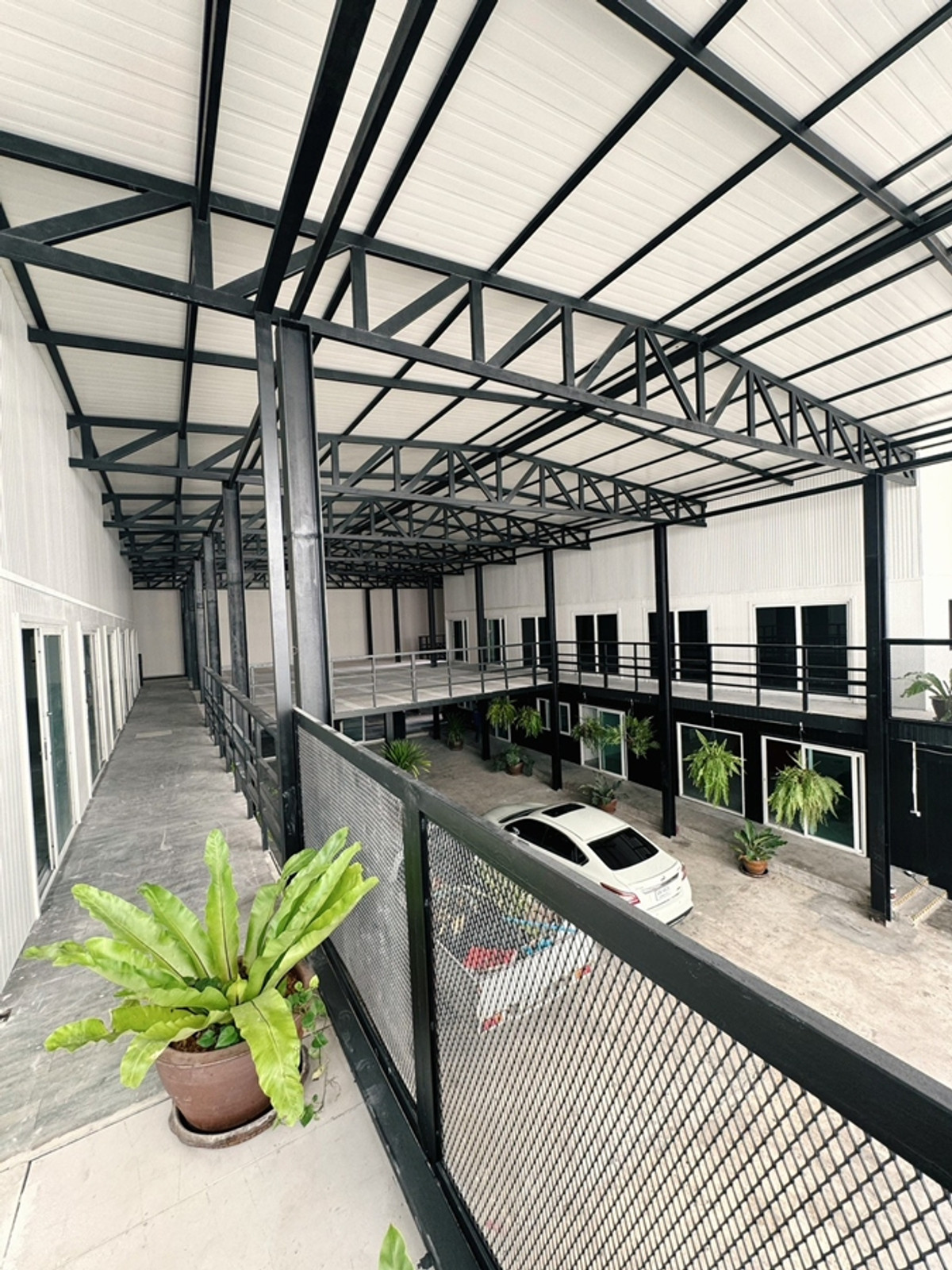 ให้เช่าร้านค้า/ตลาดนัดรัชดา ห้วยขวาง : พื้นที่ให้เช่าเชิงพาณิชย์ MRT ห้วยขวาง ใกล้ M9 Square, สุกี้ตี๋น้อย และสุกี้จินดา