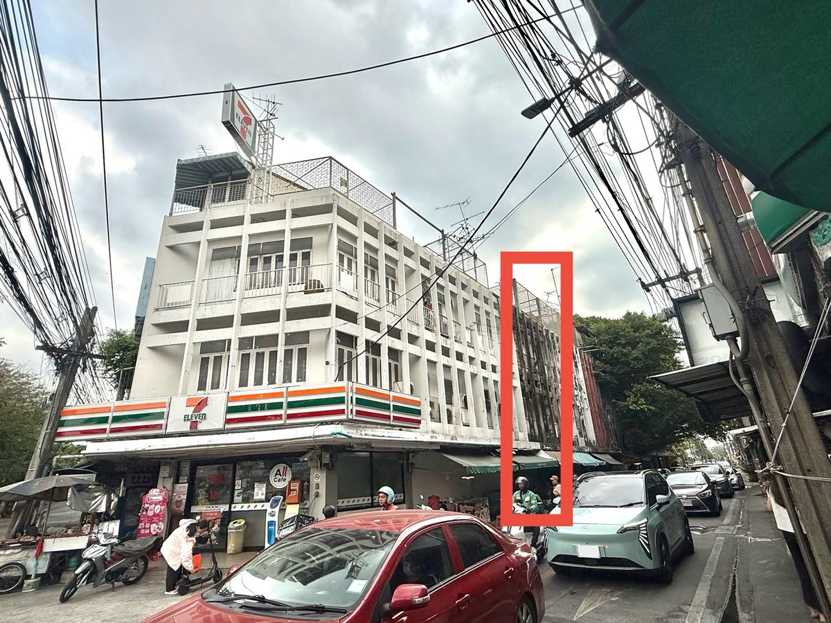 For SaleShop HouseBang Sue, Wong Sawang, Tao Pun : Commercial building for sale, good location, community area, next to 7-11, Prachachuen 6, Saphan 99.