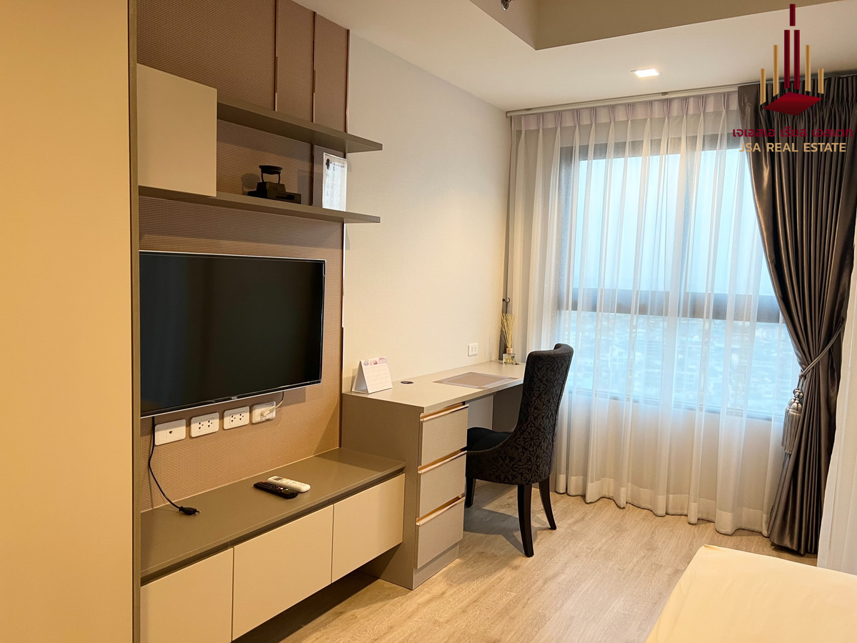 For RentCondoWongwianyai, Charoennakor : ✨ For Rent: Ideo Sathorn - Wongwian Yai Condo ✨ 💰 Only 15,000 THB/month