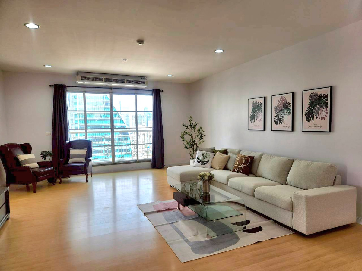 For RentCondoSukhumvit, Asoke, Thonglor : Penthouse for Rent in Asoke CBD | Rare 180 SQM Unit | Citi Smart Sukhumvit 18 | 5 Minute Walk to BTS Asoke | 3 Bedrooms | THB 82,000/month