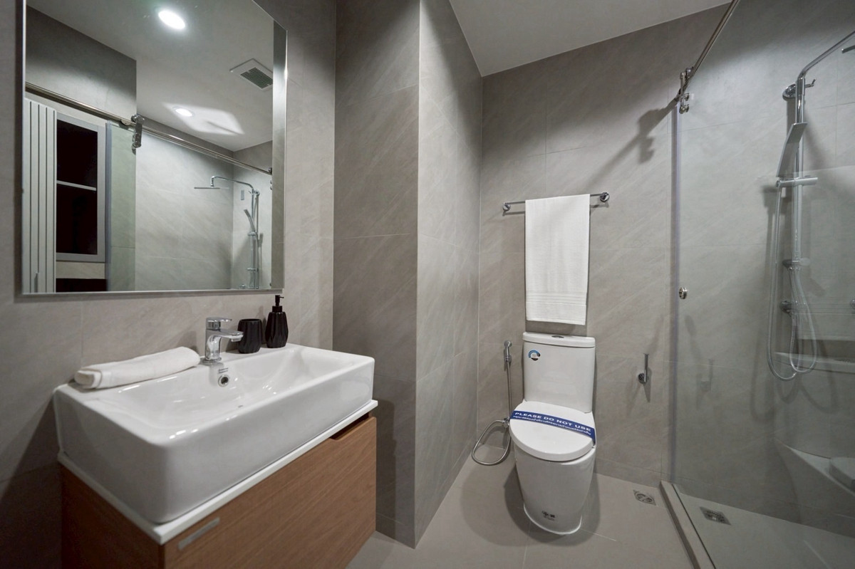 For SaleCondoKhlongtoei, Kluaynamthai : Ideo Sukhumvit Rama 4, new rooms sold directly from the project. There are many rooms to choose from. You can talk to each other at the back of the house.