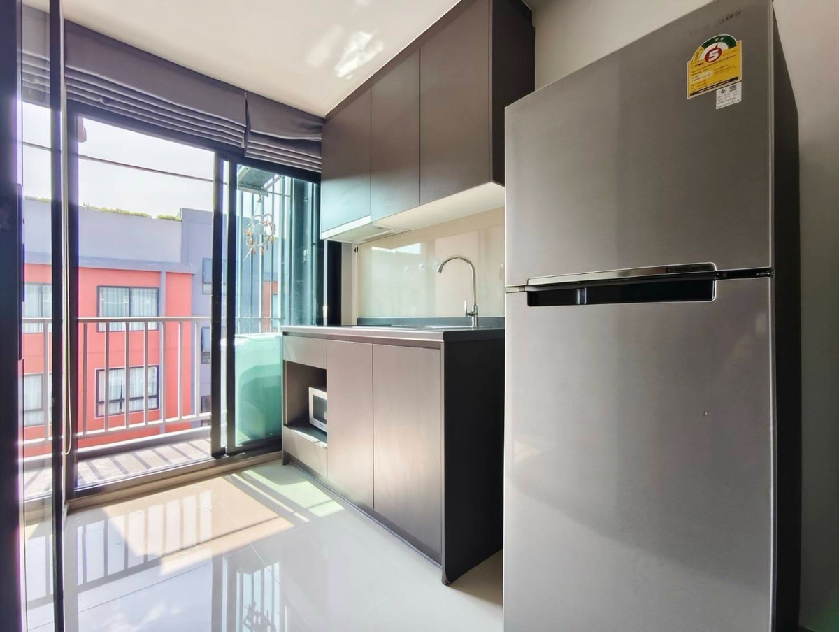 For SaleCondoRama9, Petchburi, RCA : 👑✨ Condo ready to move in, high floor, Rama 9 location, beautiful room, looks expensive, finished in one room 🏆🚀
🏡 Condo for sale Supalai Monte Rama 9
✨ Beautifully decorated room, ready to move in, no need to renovate 💸 Price 2.75 million baht