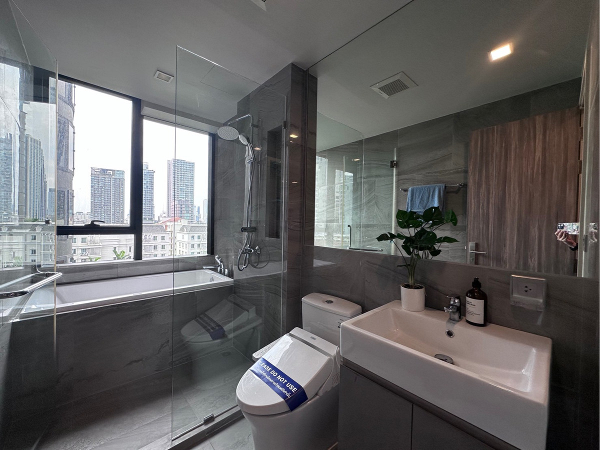 For SaleCondoSukhumvit, Asoke, Thonglor : Room for sale, project Ideo Q sukhumvit36, closing price, high floor building, negotiable if ready to decide.