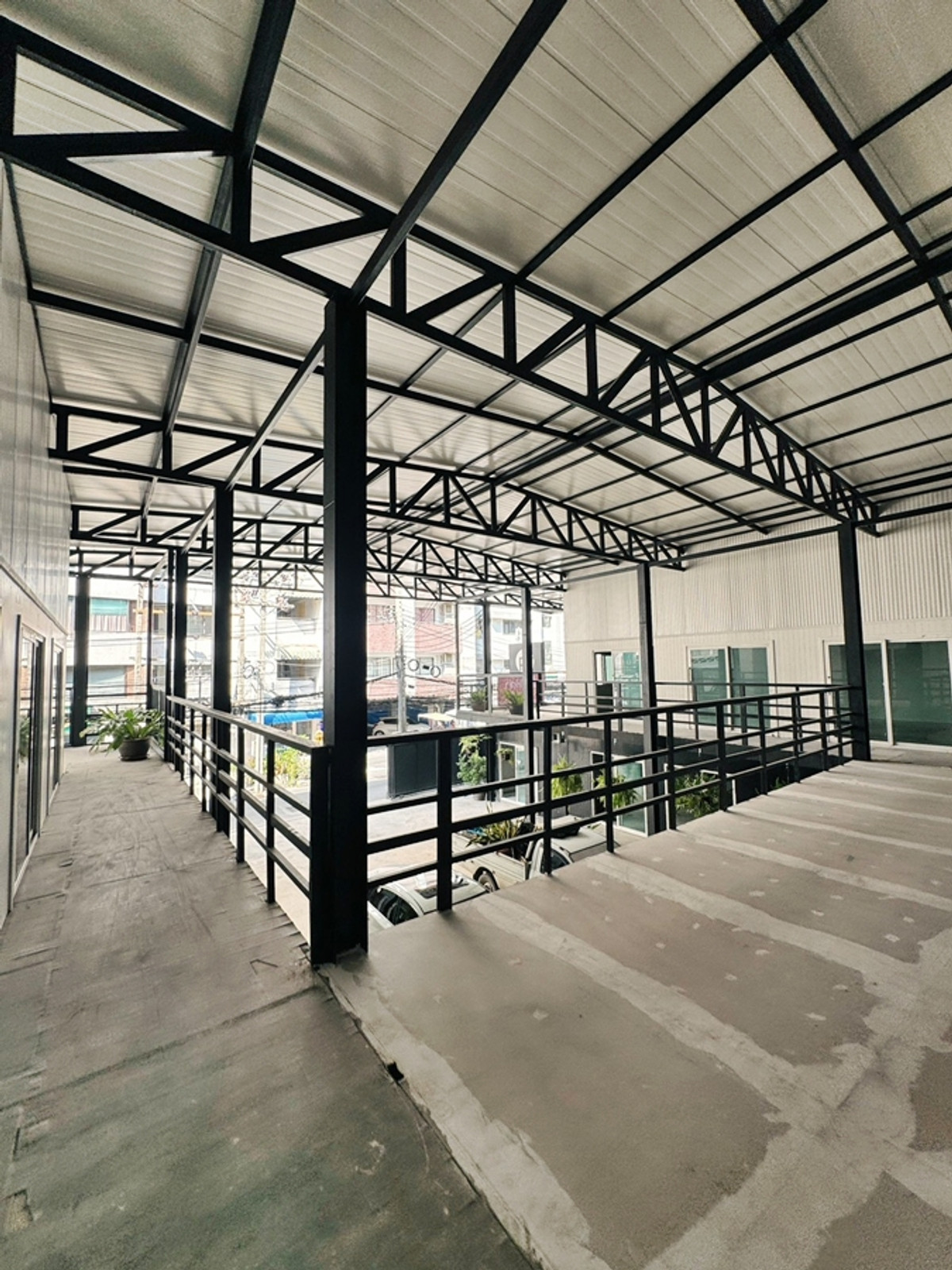 ให้เช่าร้านค้า/ตลาดนัดรัชดา ห้วยขวาง : พื้นที่ให้เช่าเชิงพาณิชย์ MRT ห้วยขวาง ใกล้ M9 Square, สุกี้ตี๋น้อย และสุกี้จินดา