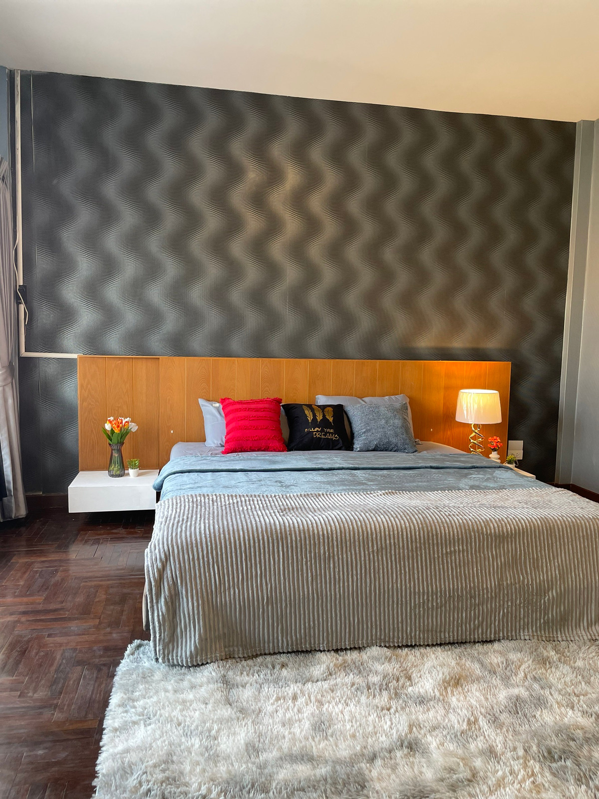 For RentShop HousePattanakan, Srinakarin : 3-story commercial building, potential location next to the main road, size 26 square meters, beautifully decorated, ready for use, suitable for entrepreneurs who want to open a business or use it as a home office. Can register a company.