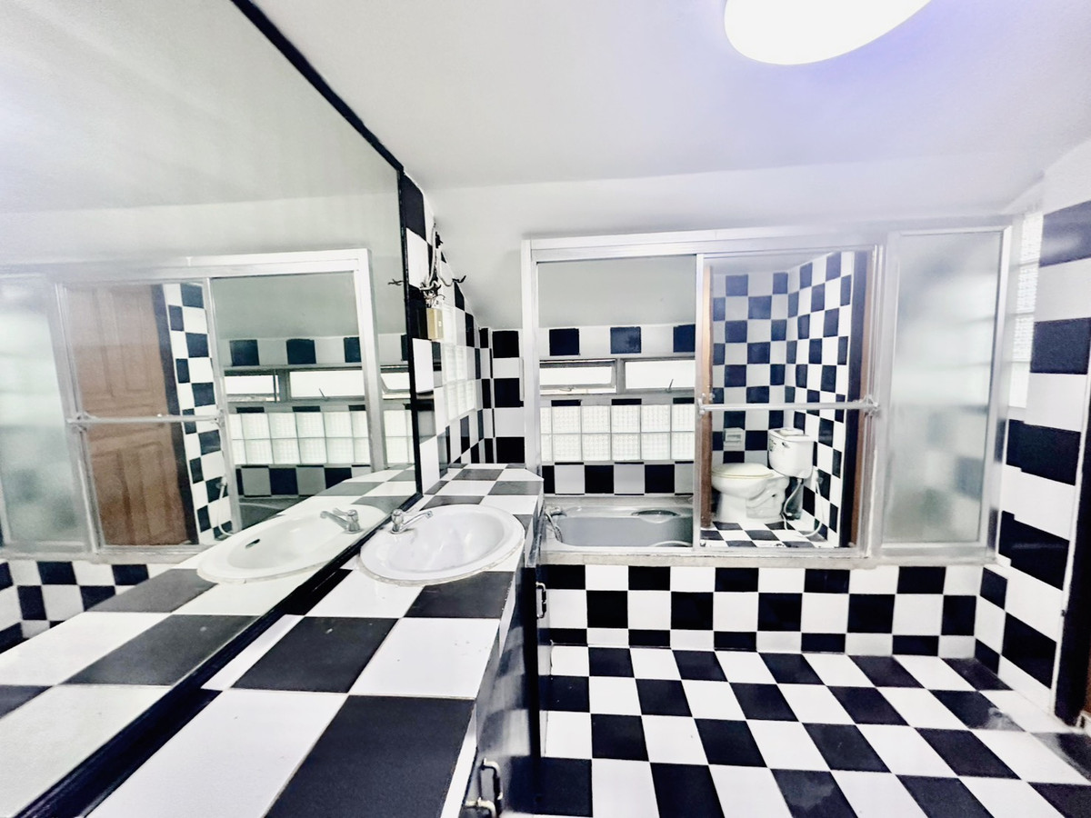 For SaleHousePathum Thani,Rangsit, Thammasat : Single house for sale, Garden Home Village, near Save Wanko Market, K.P.O. intersection, only 7 minutes.