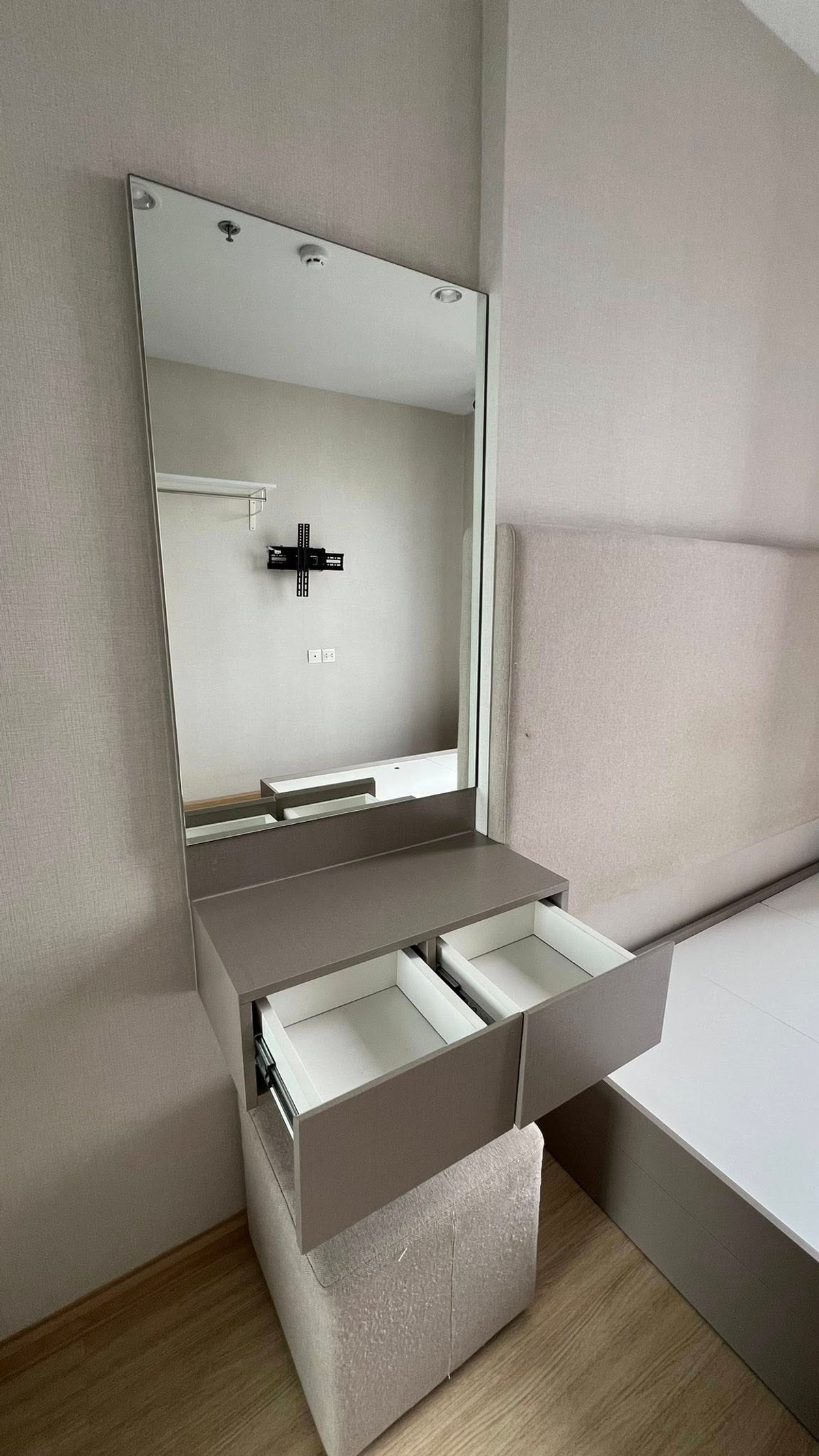 ขายคอนโดท่าพระ ตลาดพลู วุฒากาศ : The Privacy Thaphra Interchange【𝐒𝐄𝐋𝐋 & 𝐑𝐄𝐍𝐓】🔥ความเรียบหรูที่ให้ความสงบแบบผู้ใหญ่ เหมาะกับชีวิตที่ต้องการคุณภาพ🔥 ติดต่อไลน์ไอดี: @hacondo