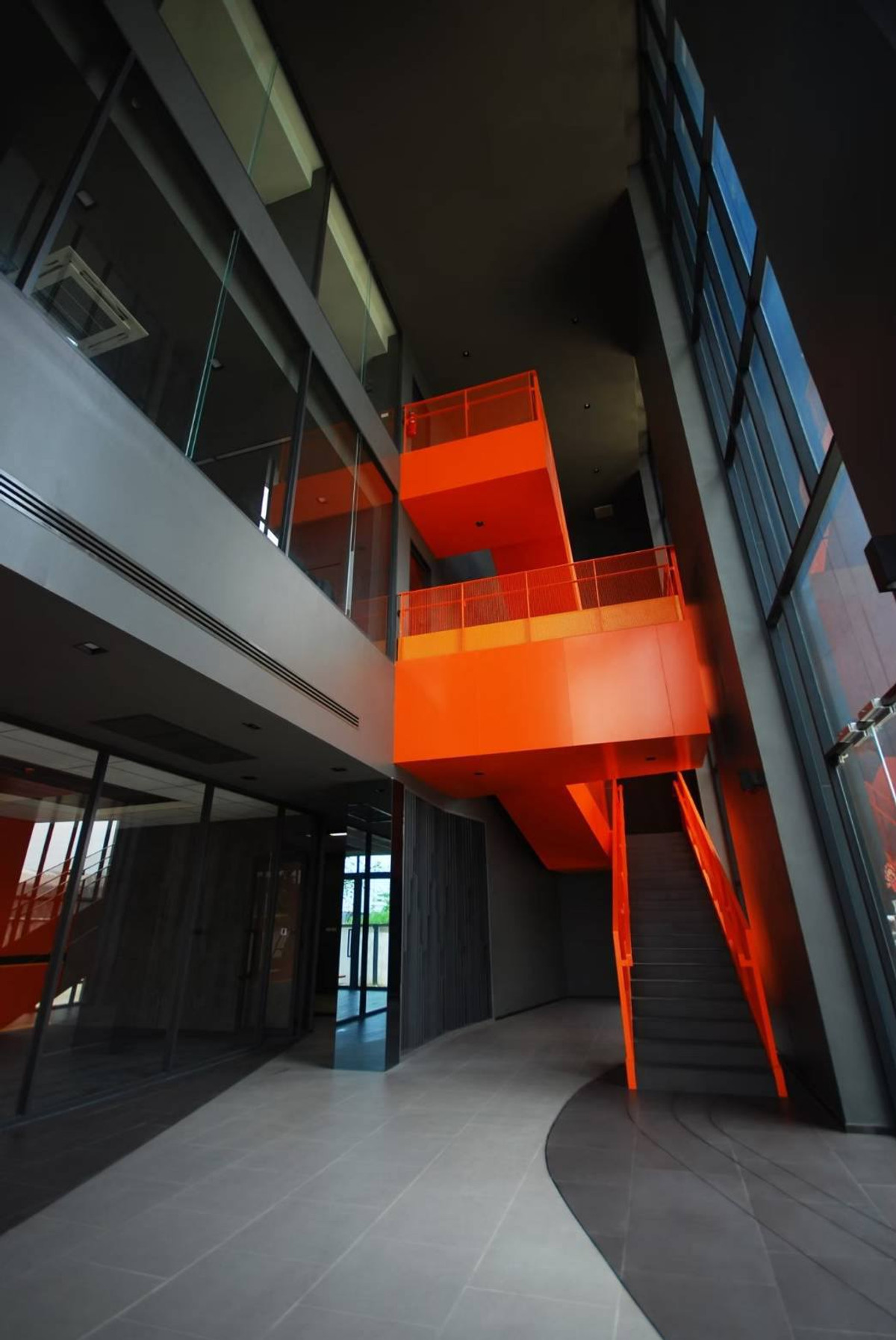 For RentOfficeLadkrabang, Suwannaphum Airport : For rent/sale, 3-story office building with warehouse, 1 rai of land, Phatthana Chonburi Road 3, Krungthep Kreetha New Road. motorway expressway