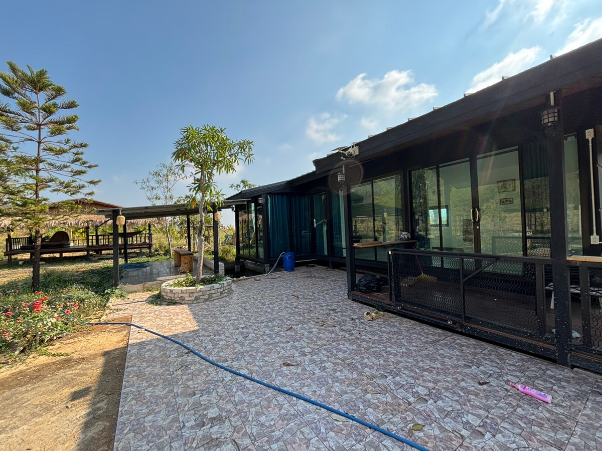 For SaleLandNakhon Sawan : Land for sale 11 rai 3 ngan 71 sq m, Nong Phikun Subdistrict, Tak Fa District, Nakhon Sawan Province. Mountain view, good weather