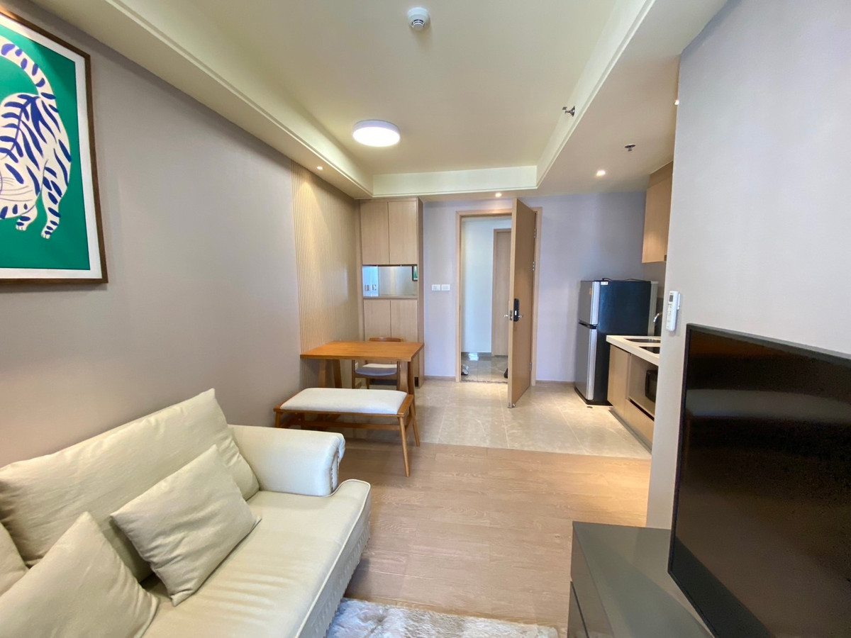 ขายคอนโดสาทร นราธิวาส : ขายต่ำกว่าทุน Regal Condo ห้องสวย ชั้นสูง วิวมหานคร พร้อมอยู่ เฟอร์ครบ ฟรีทุกชิ้น