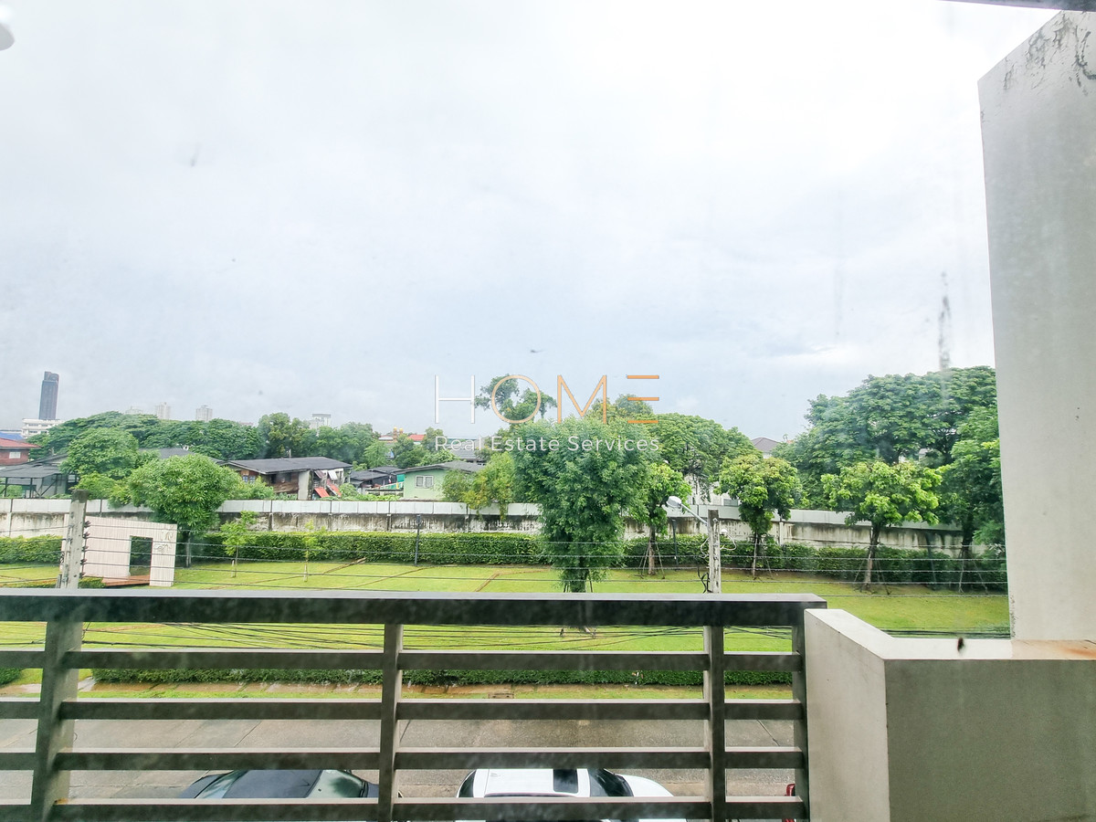 For SaleTownhomePattanakan, Srinakarin : New Baan Rama 9 - Srinakarin / 3 Bedrooms (FOR SALE) BZD135