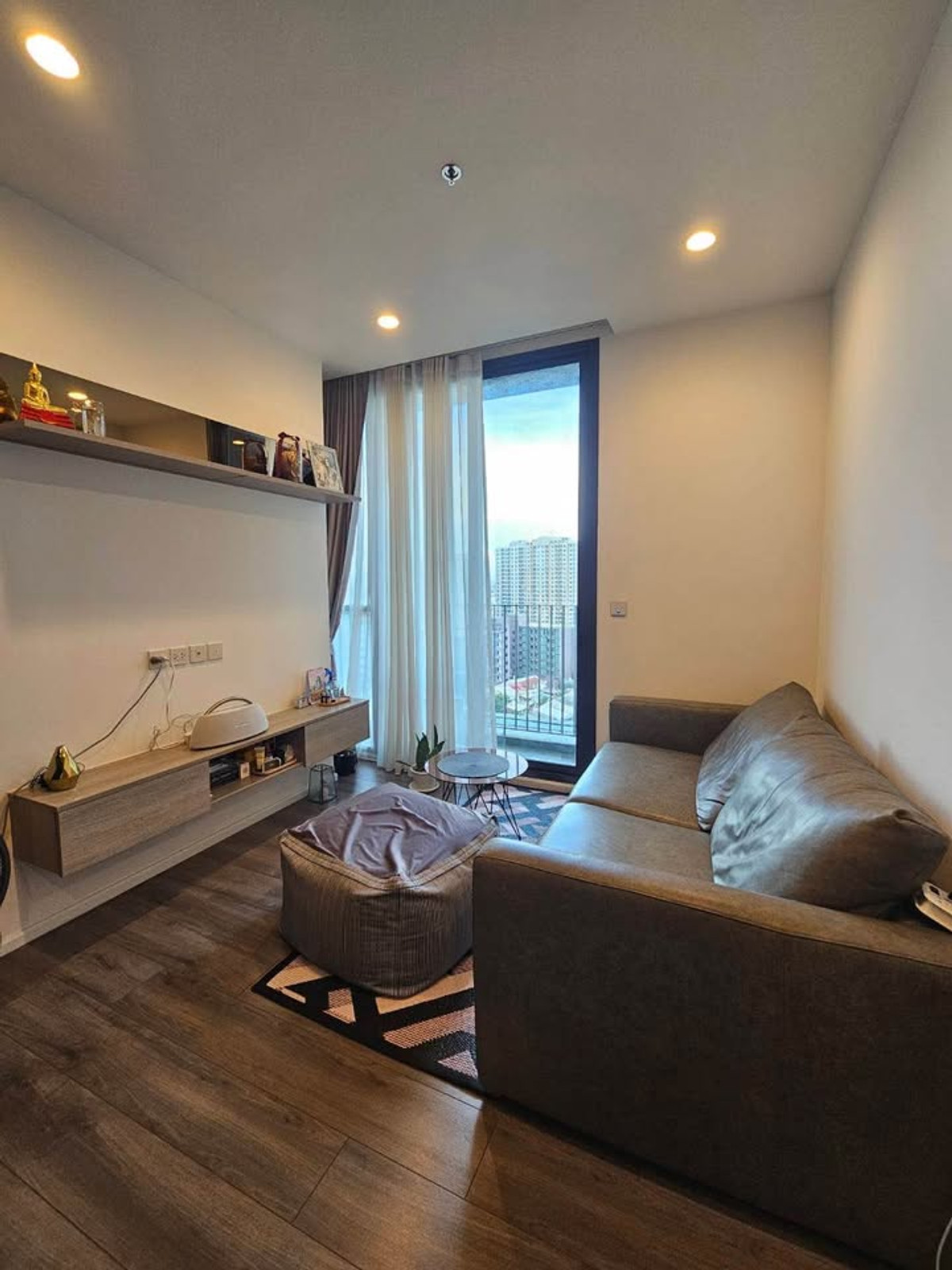 ขายคอนโดอ่อนนุช อุดมสุข : ขายคอนโด Whizdom Essence ราคา 8,990,000 บาท [MKsr260209]