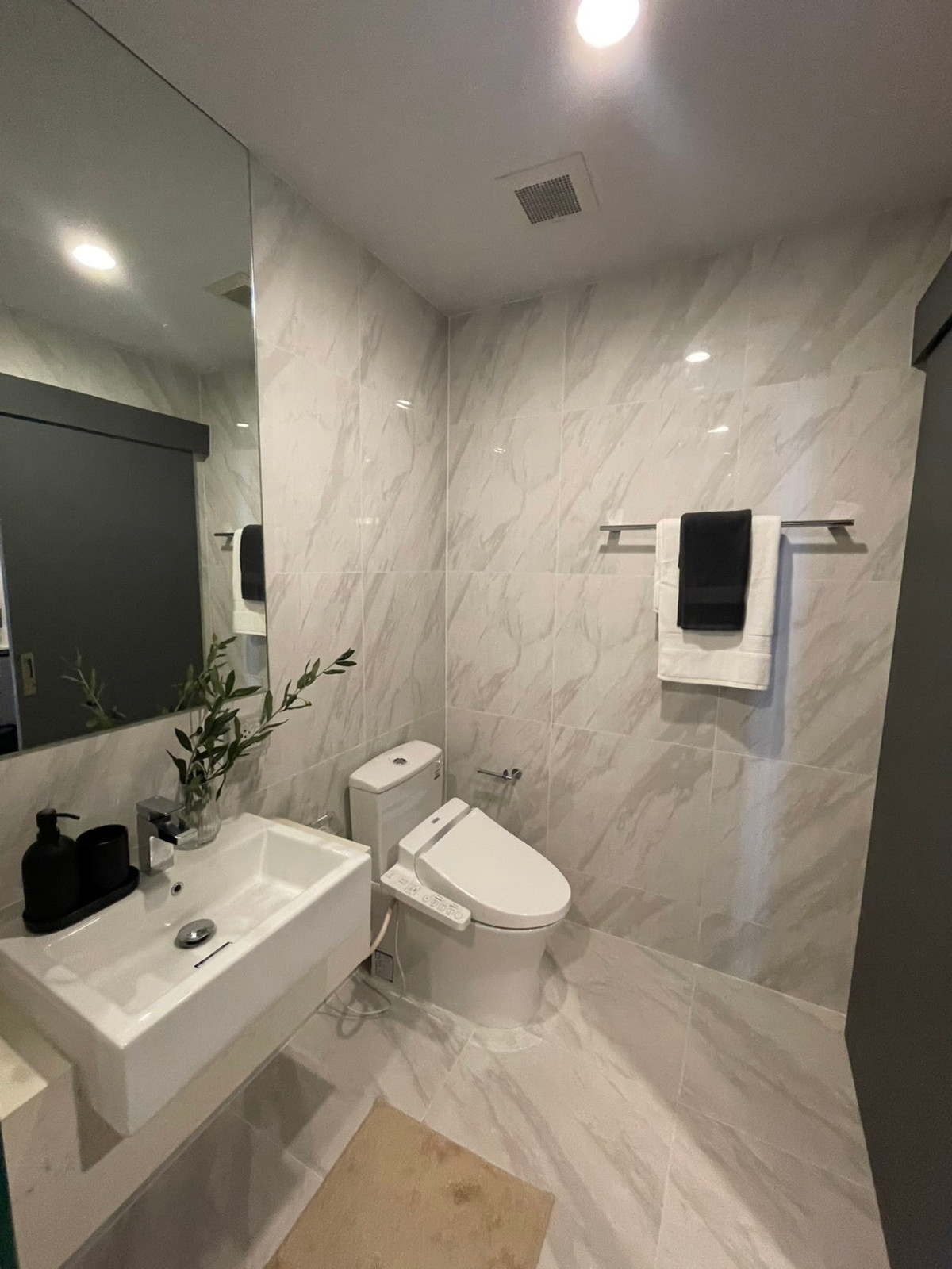 ขายคอนโดราชเทวี พญาไท : ( ถูกเท่าราคาประเมิน!! ) 1 ห้องนอน 30 ตร.ม. IDEO Mobi รางน้ำ คอนโดใกล้ BTS อนุสาวรีย์ชัยฯ ในซอยรางน้ำ