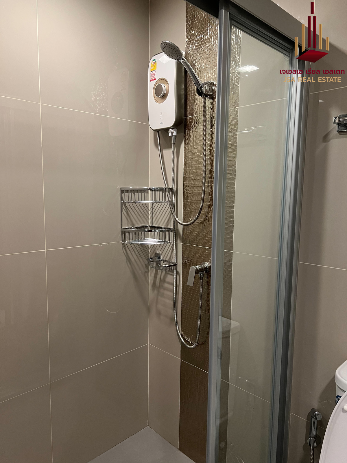 For RentCondoWongwianyai, Charoennakor : ✨ For Rent: Ideo Sathorn - Wongwian Yai Condo ✨ 💰 Only 15,000 THB/month