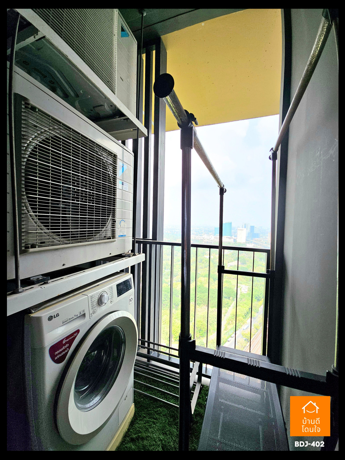 For SaleCondoSapankwai,Jatujak : Special discount on The Line Chatuchak-Mo Chit (33.59 sq m.), near Lat Phrao intersection, 5 minutes, next to BTS and MRT.