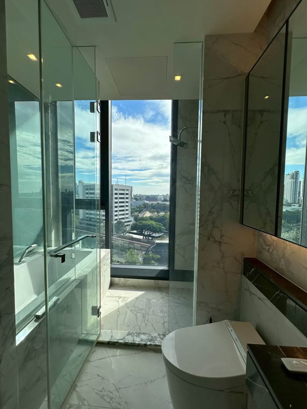 ให้เช่าคอนโดสุขุมวิท อโศก ทองหล่อ : พร้อมเช่า ไฮด์ เฮอริเทจ ทองหล่อ 2 ห้องนอน เฟอร์นิเจอร์ครบ พร้อมเข้าอยู่