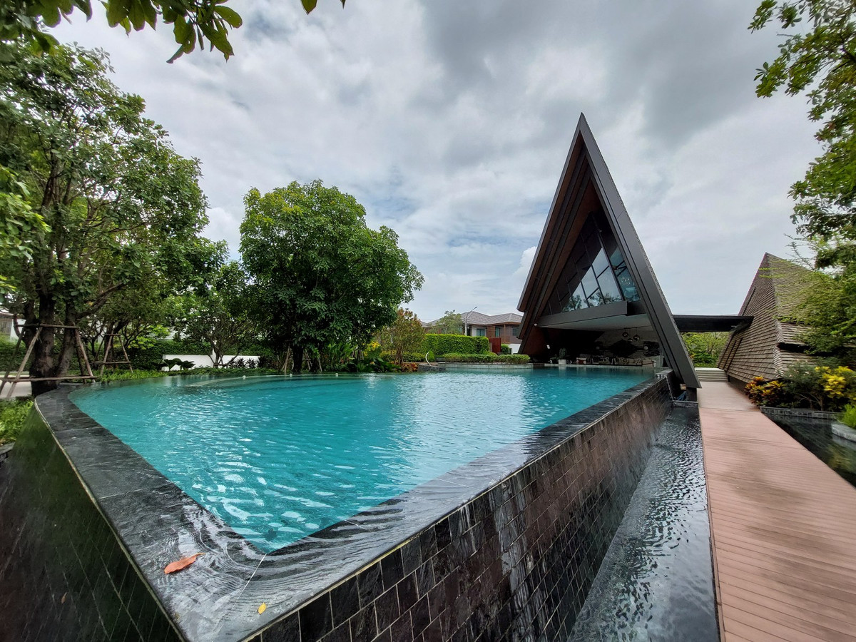 ขายบ้านพัฒนาการ ศรีนครินทร์ : บ้านที่สะท้อนความเป็นคุณ... ในบรรยากาศผ่อนคลาย ที่บุราสิริ พัฒนาการ ตกแต่งอย่างละเมียดละไม พร้อมหิ้วกระเป๋าเข้าอยู่