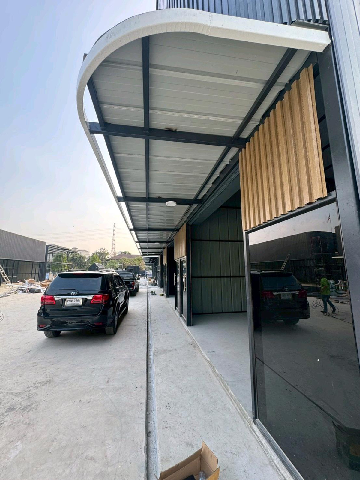 For RentWarehousePattanakan, Srinakarin : 📦 Warehouse with Office for Rent – Phatthanakan, Bangkok
A practical business space for companies, online businesses, and E-commerce operations