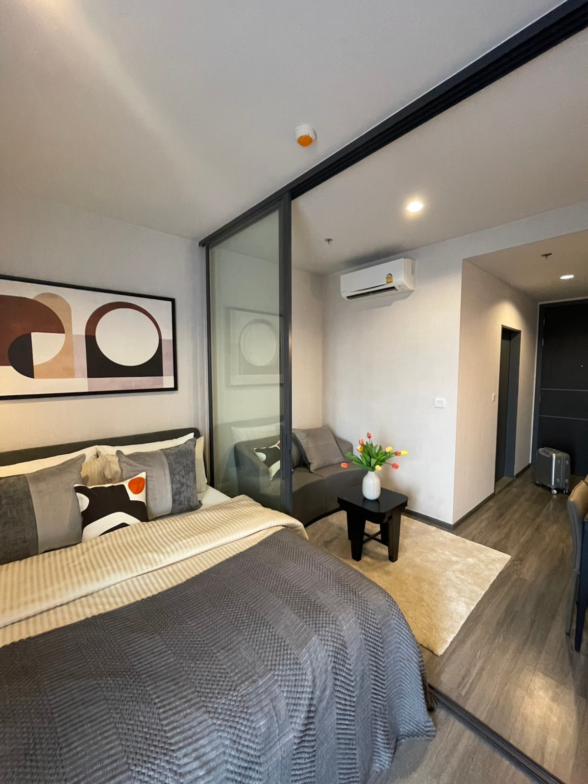 ขายคอนโดราชเทวี พญาไท : ( ถูกเท่าราคาประเมิน!! ) 1 ห้องนอน 30 ตร.ม. IDEO Mobi รางน้ำ คอนโดใกล้ BTS อนุสาวรีย์ชัยฯ ในซอยรางน้ำ