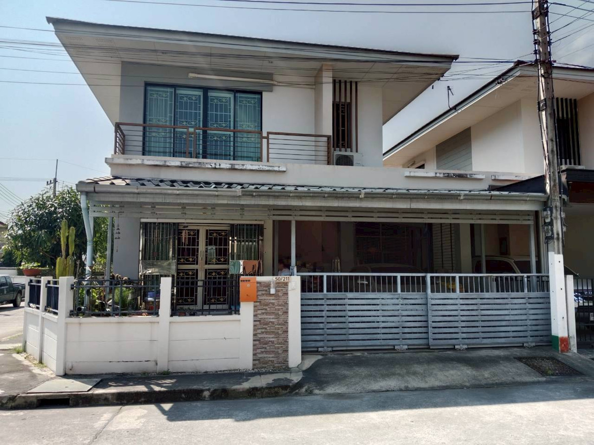 For SalePathum Thani,Rangsit, Thammasat : PZ1305-Semi-detached house for sale, corner house, Sathaporn Village, Rangsit, Khlong Sam, area 37.6 sq m., next to Lotus Department Store on Rangsit-Nakhon Nayok Road, Bueng Yitho Subdistrict, Thanyaburi District, Pathum Thani Province.