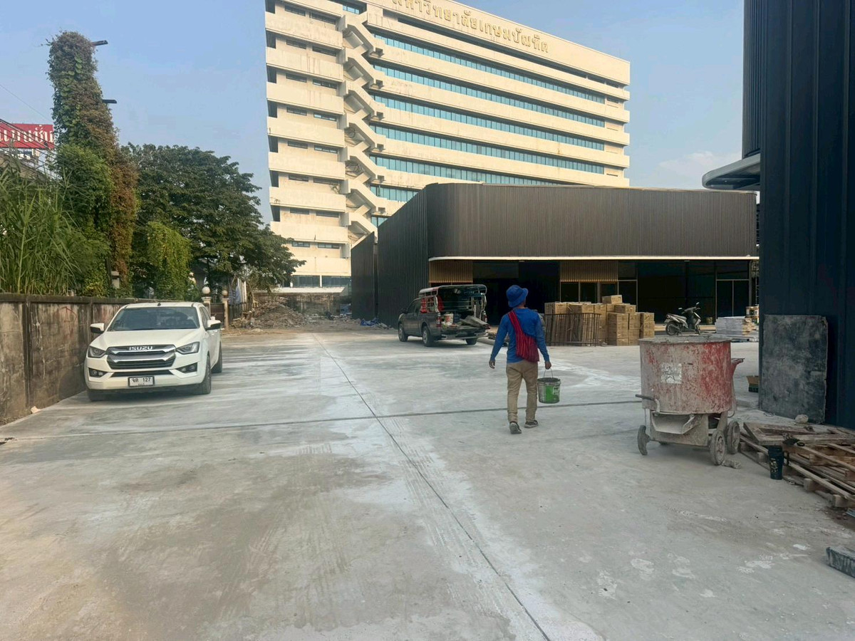 For RentWarehousePattanakan, Srinakarin : 📦 Warehouse with Office for Rent – Phatthanakan, Bangkok
A practical business space for companies, online businesses, and E-commerce operations
