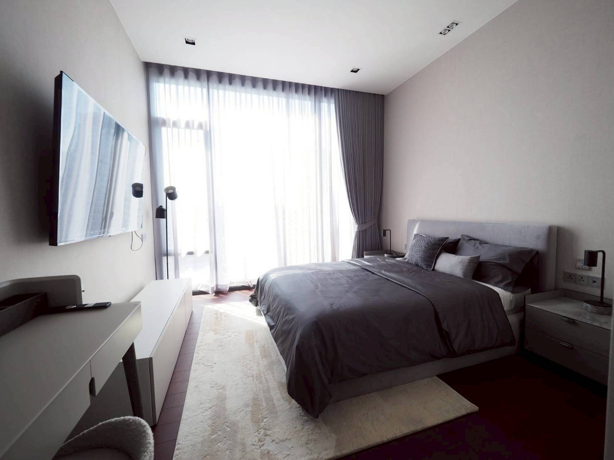 For RentCondoNana, North Nana,Sukhumvit13, Soi Nana : For rent: Q1 Sukhumvit, a luxury condo in the heart of Sukhumvit, near BTS Nana, convenient travel, well-proportioned rooms, comfortable living.