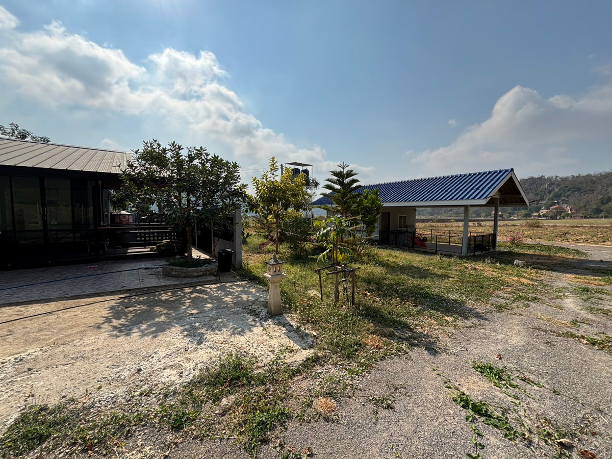 For SaleLandNakhon Sawan : Land for sale 11 rai 3 ngan 71 sq m, Nong Phikun Subdistrict, Tak Fa District, Nakhon Sawan Province. Mountain view, good weather