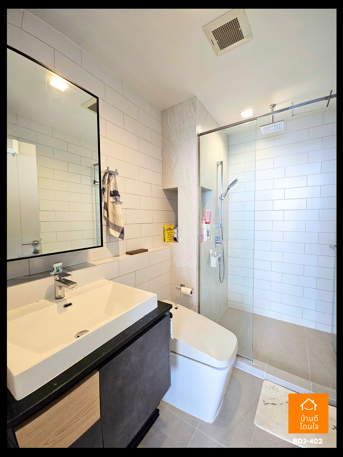 For SaleCondoSapankwai,Jatujak : Special discount on The Line Chatuchak-Mo Chit (33.59 sq m.), near Lat Phrao intersection, 5 minutes, next to BTS and MRT.