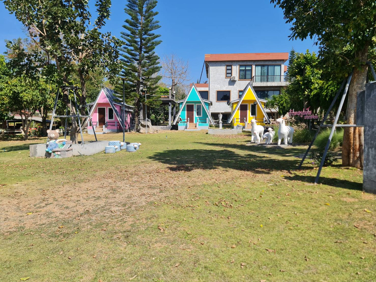 ขายที่ดินปากช่อง เขาใหญ่ : #ขาย ที่ดินสวยเขาใหญ่ 290 ตร.ว. แถมฟรี! Tiny House ทรง A-Frame 3 หลัง  #โครงการฮอลิเดย์ปาร์ค ปากช่อง-เขาใหญ่ โอบล้อมด้วยธรรมชาติ ที่เงียบสงบเป็นส่วนตัว