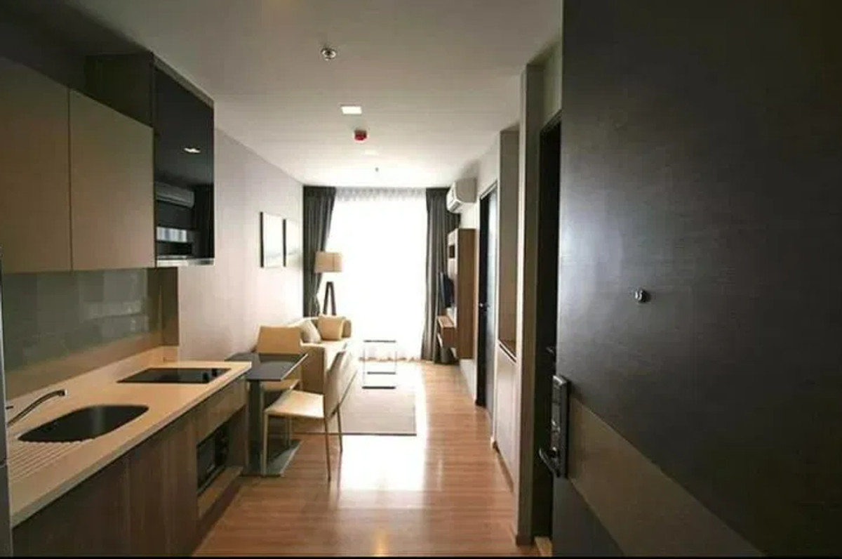 ให้เช่าคอนโดสาทร นราธิวาส : Rhythm Sathorn 35 sq.m, Please add LINE ID @806qphgn o8415o5483 