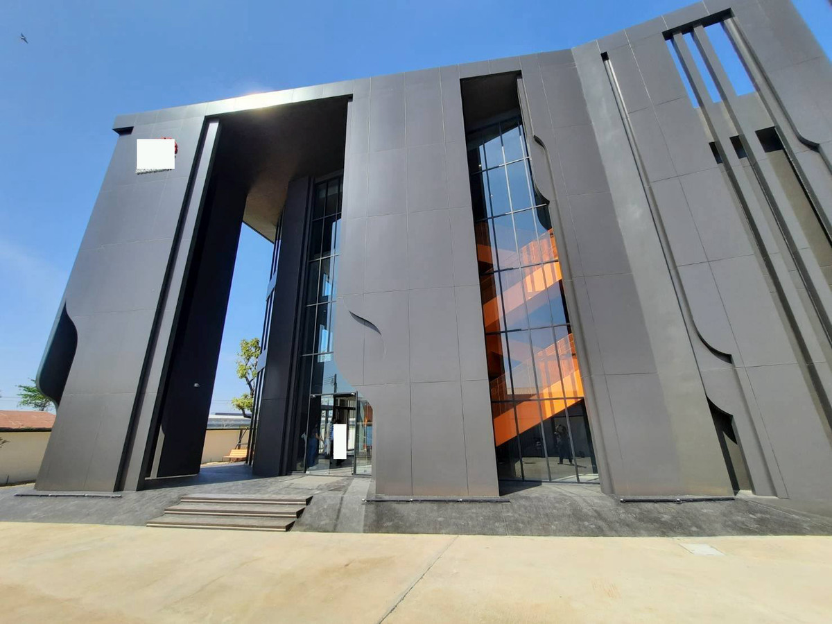 For RentOfficeLadkrabang, Suwannaphum Airport : For rent/sale, 3-story office building with warehouse, 1 rai of land, Phatthana Chonburi Road 3, Krungthep Kreetha New Road. motorway expressway