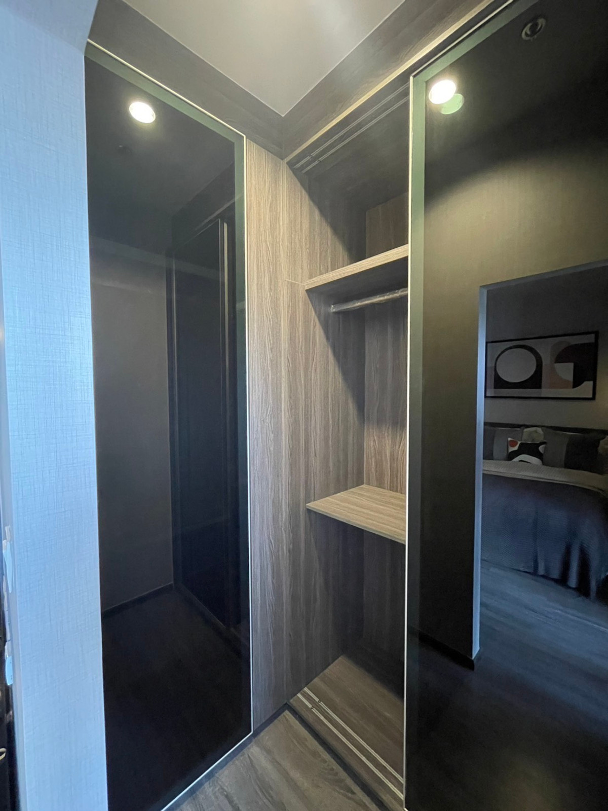 ขายคอนโดราชเทวี พญาไท : ( ถูกเท่าราคาประเมิน!! ) 1 ห้องนอน 30 ตร.ม. IDEO Mobi รางน้ำ คอนโดใกล้ BTS อนุสาวรีย์ชัยฯ ในซอยรางน้ำ