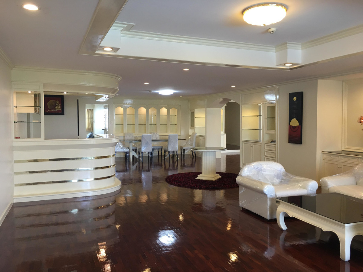 ขายคอนโดวิทยุ ชิดลม หลังสวน : ขายคอนโด Oriental Towers  ราคา 42,000,000 บาท [MKs260206]